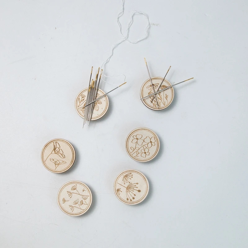 2Pcs Cross Stitch Wood Needle  - Needle Minder Magnet avaliação e preço