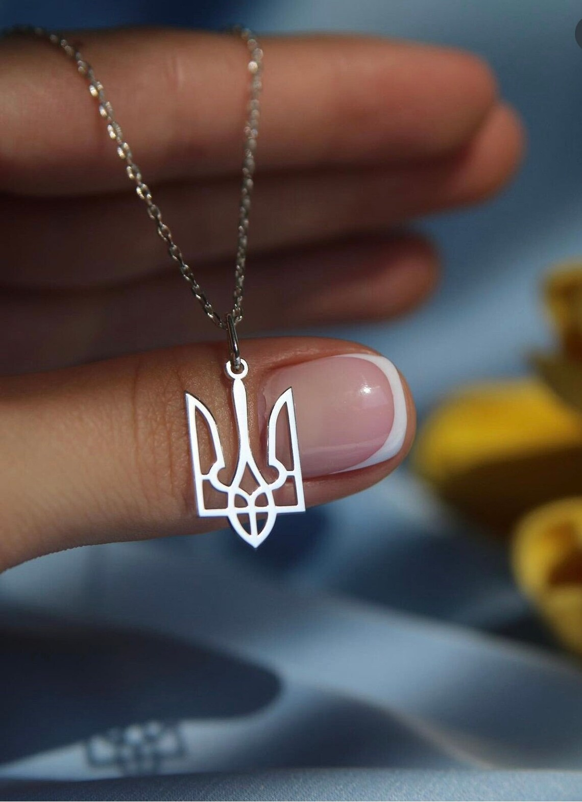 Ukraine National Emblem Neckla - Embroidery Legacy avaliação e preço